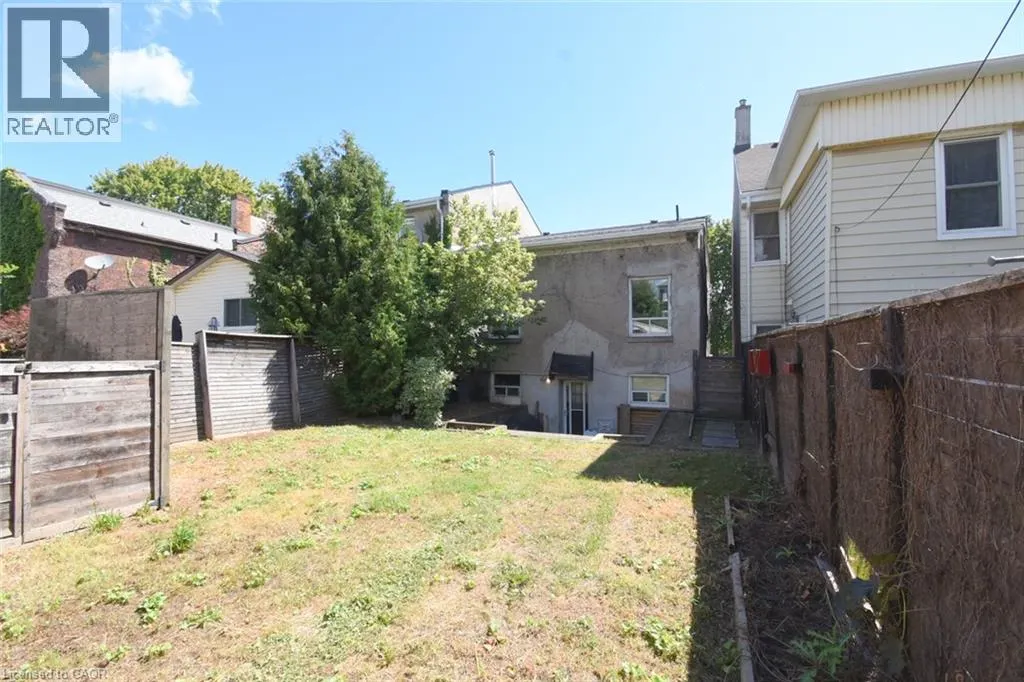 355 MACNAB Street N