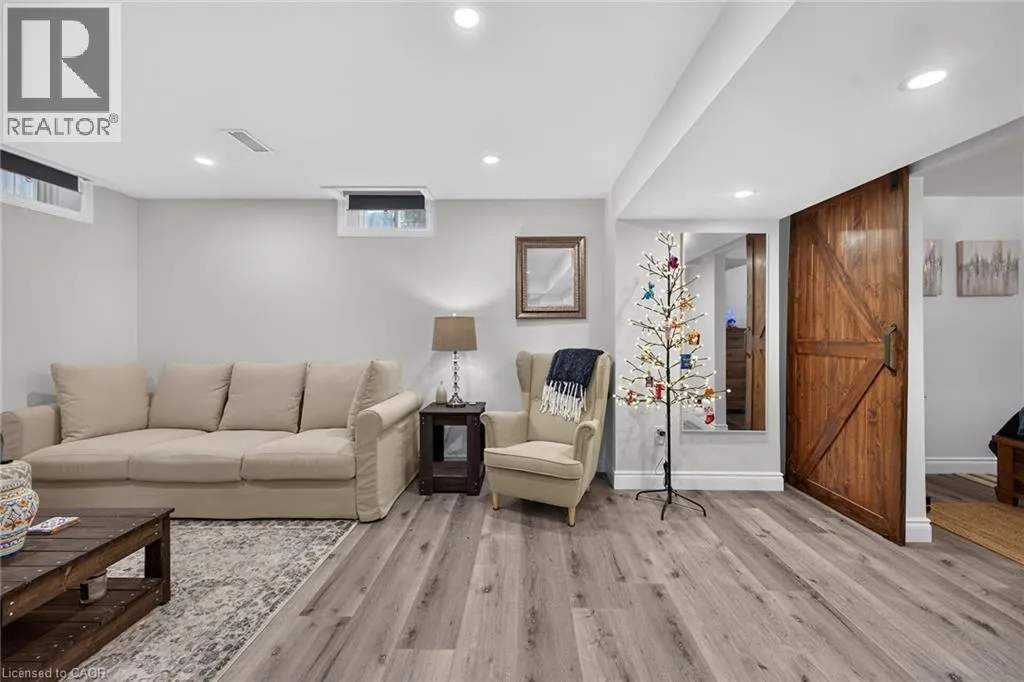 68 GARINGER Crescent