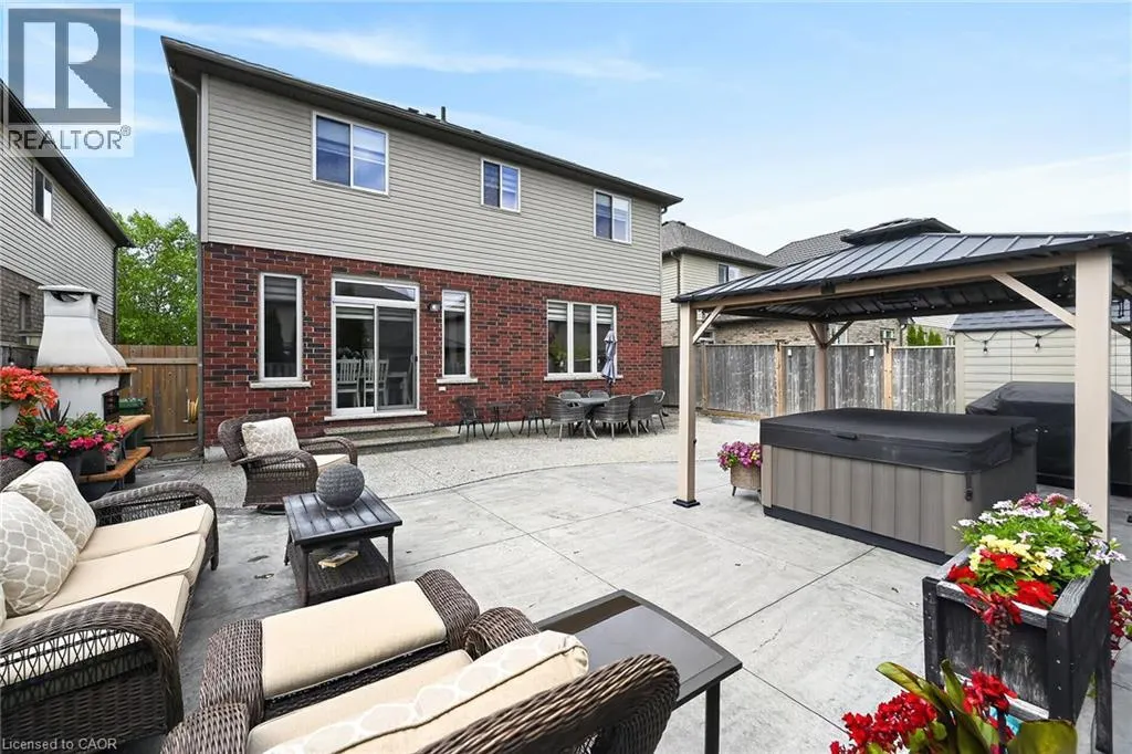 68 GARINGER Crescent
