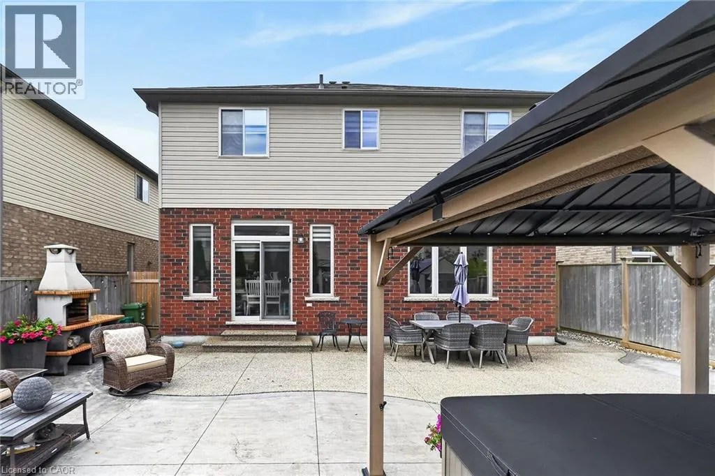 68 GARINGER Crescent