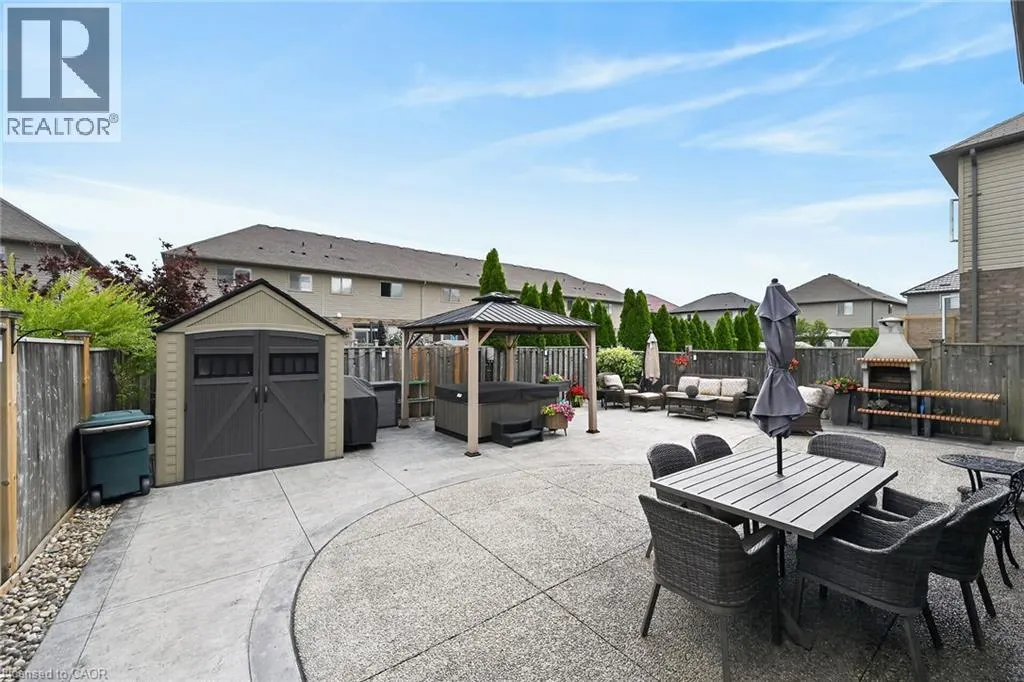 68 GARINGER Crescent