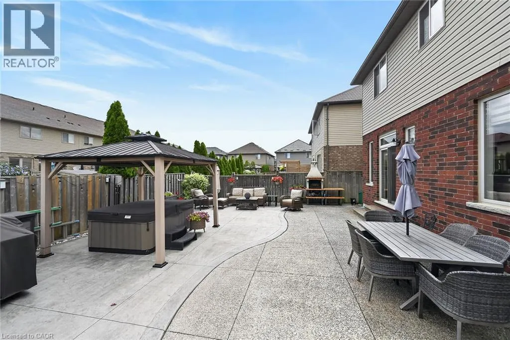 68 GARINGER Crescent