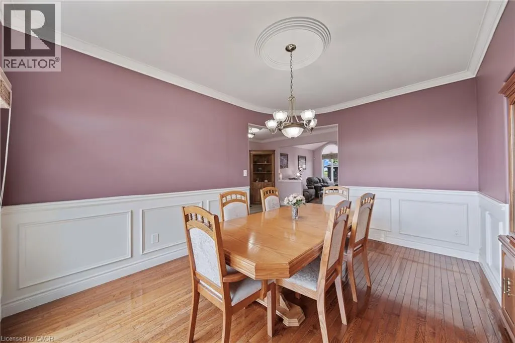 18 FEATHERSTONE Avenue