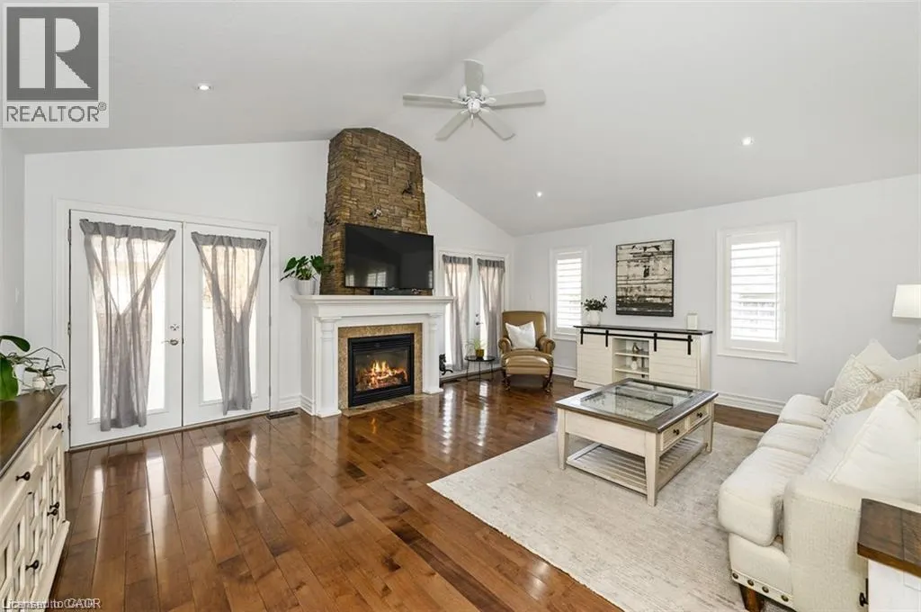 27 CARVER Drive