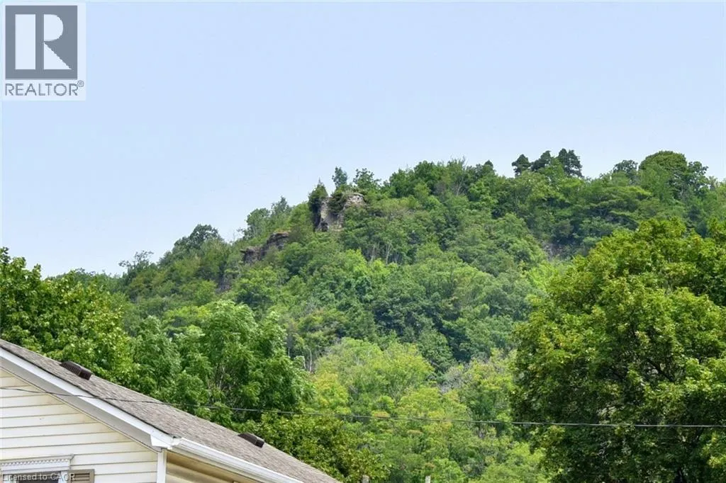 340 KING Street W