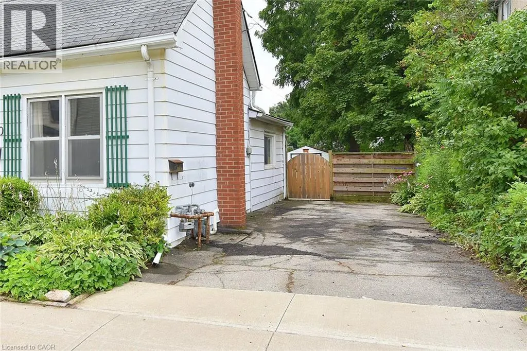340 KING Street W