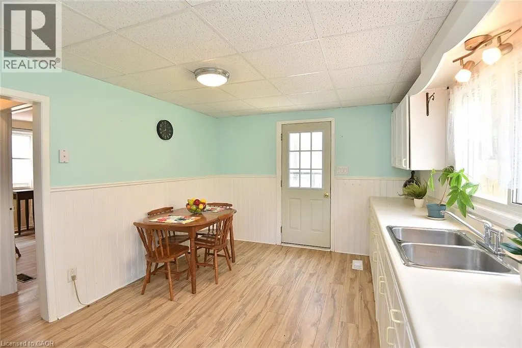 340 KING Street W