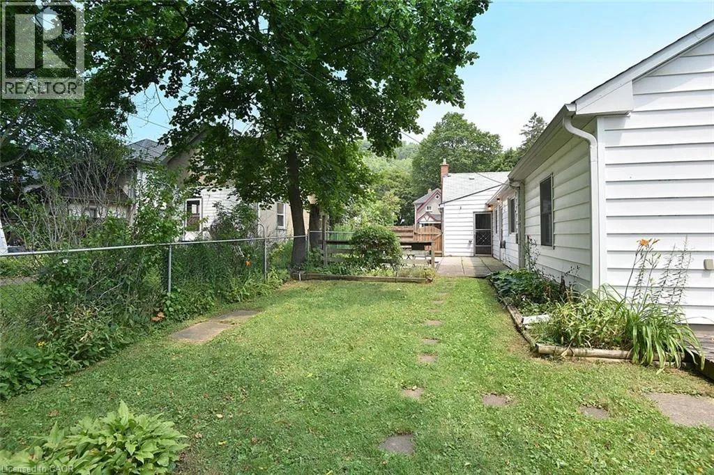 340 KING Street W