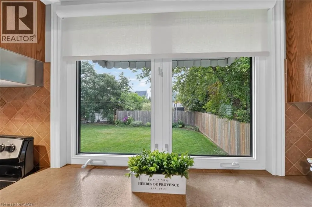 23 LAKEVIEW Avenue
