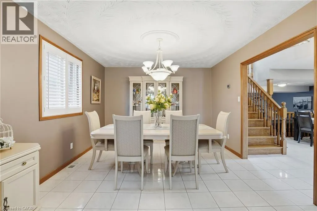 32 HIGHBURY Drive