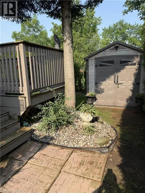 32 HIGHBURY Drive
