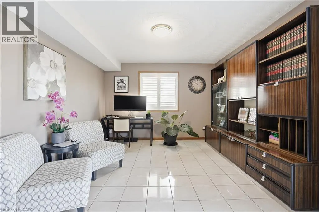32 HIGHBURY Drive