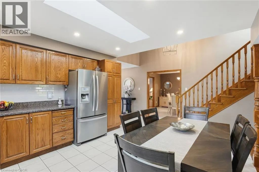 32 HIGHBURY Drive