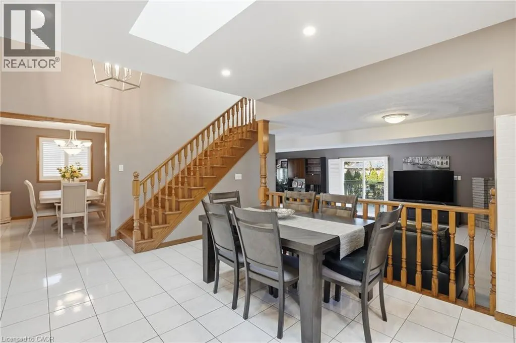 32 HIGHBURY Drive