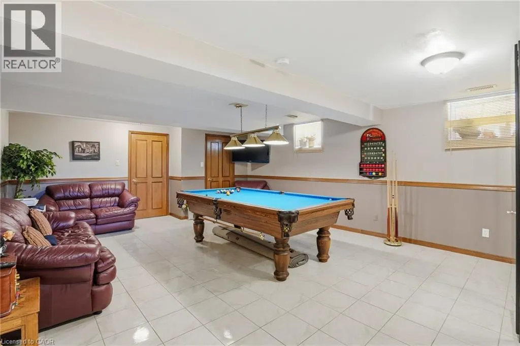 32 HIGHBURY Drive
