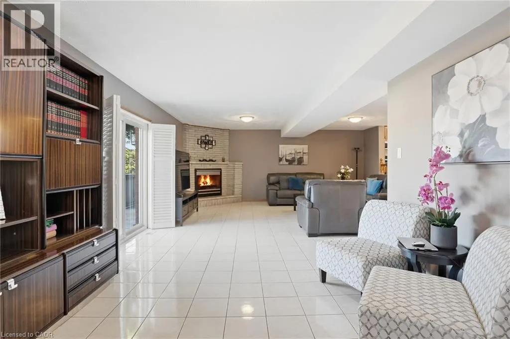 32 HIGHBURY Drive