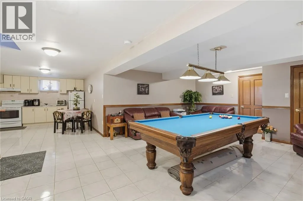 32 HIGHBURY Drive