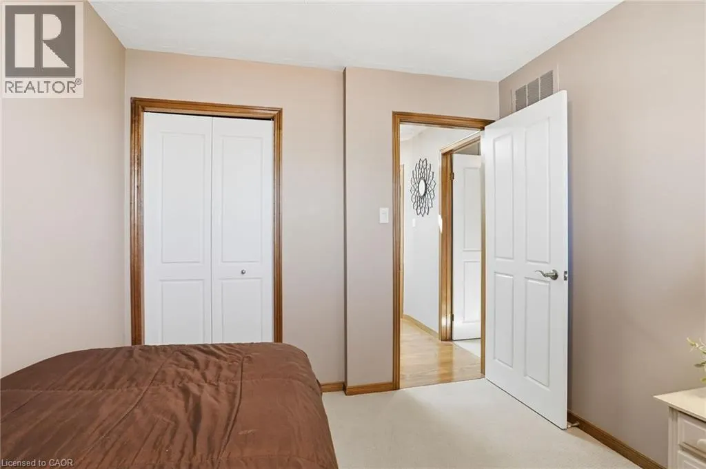 32 HIGHBURY Drive