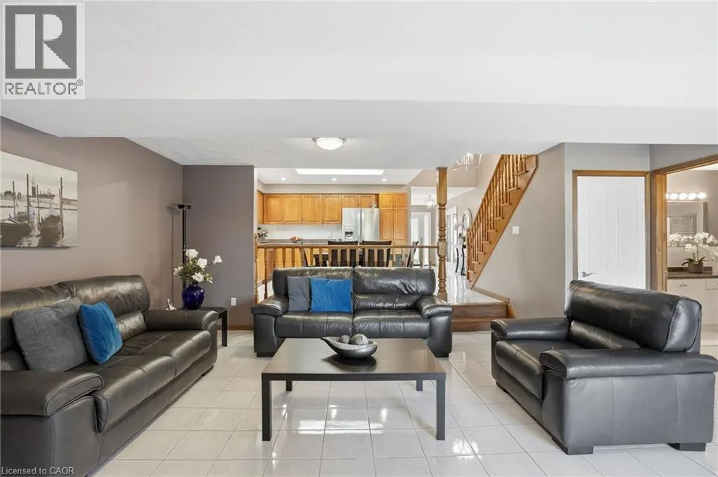 32 HIGHBURY Drive