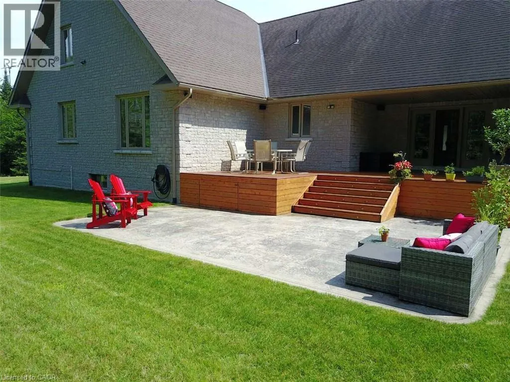 110 MONCK Square