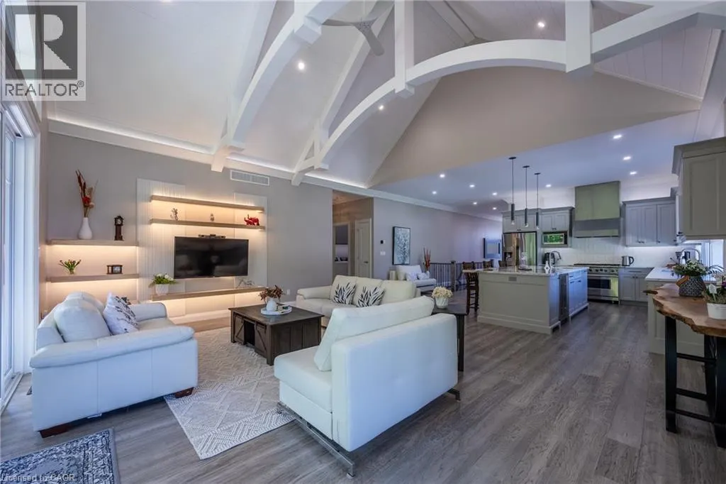 83 BEECHNUT Lane