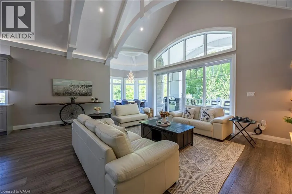 83 BEECHNUT Lane