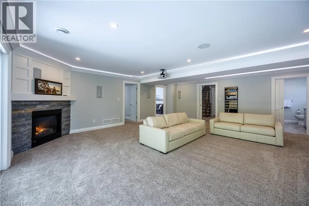 83 BEECHNUT Lane
