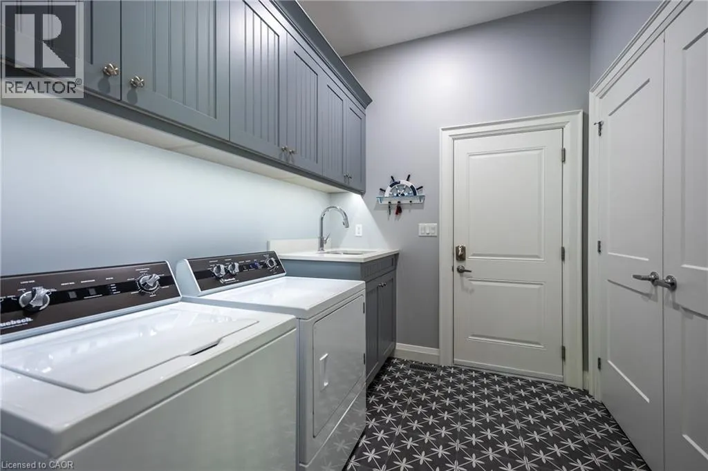 83 BEECHNUT Lane