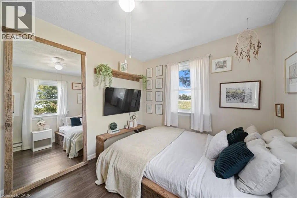 3 BOUSFIELD Lane