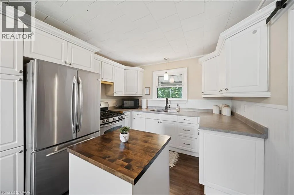 3 BOUSFIELD Lane