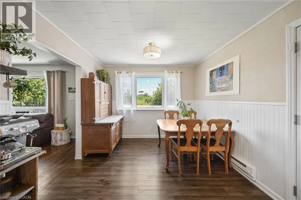 3 BOUSFIELD Lane