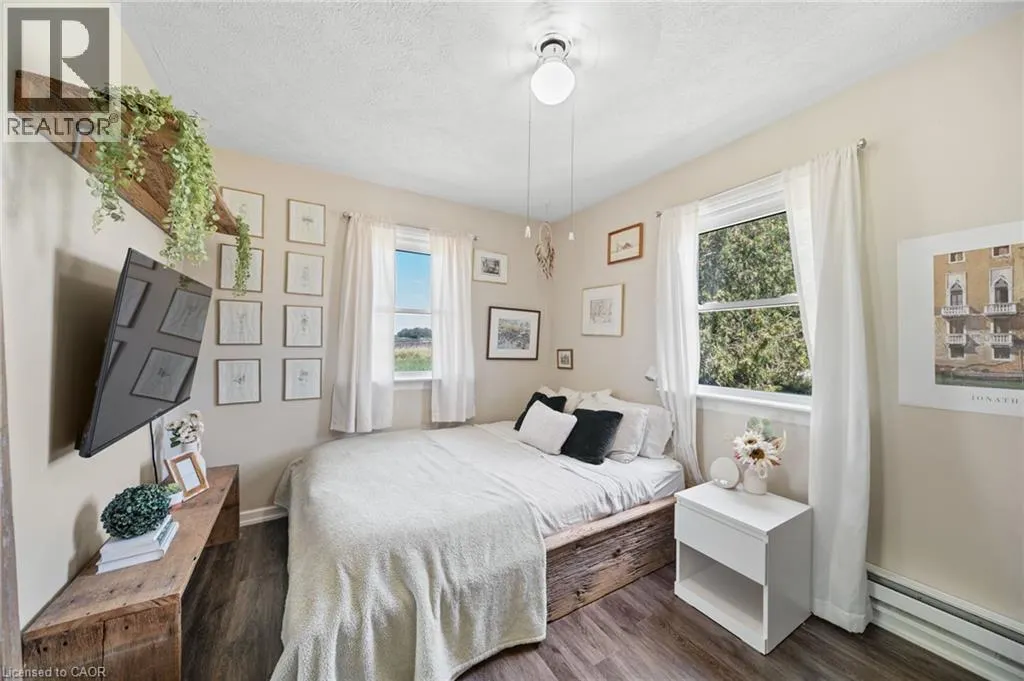 3 BOUSFIELD Lane
