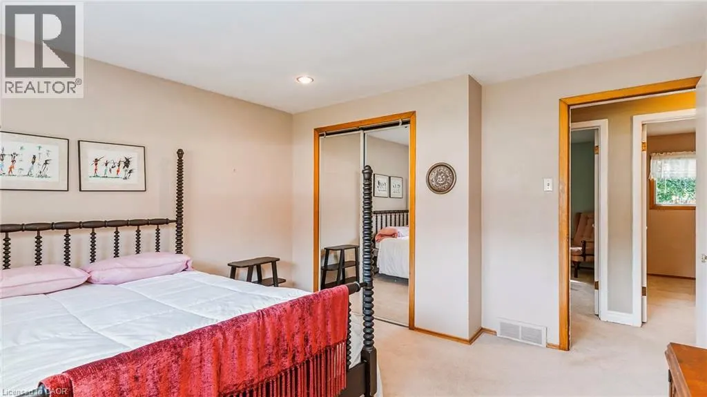 457 THREE VALLEYS Crescent
