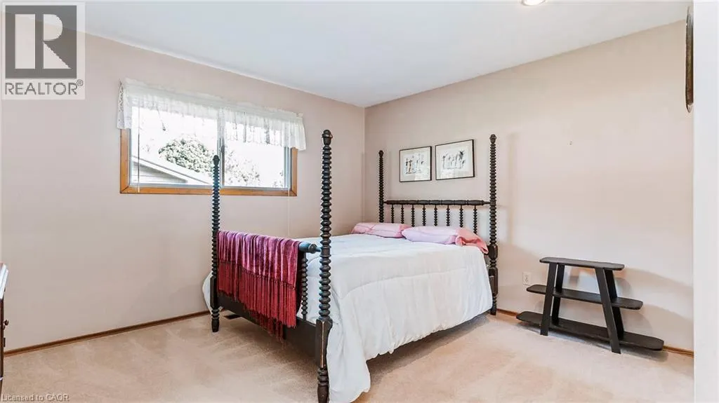 457 THREE VALLEYS Crescent