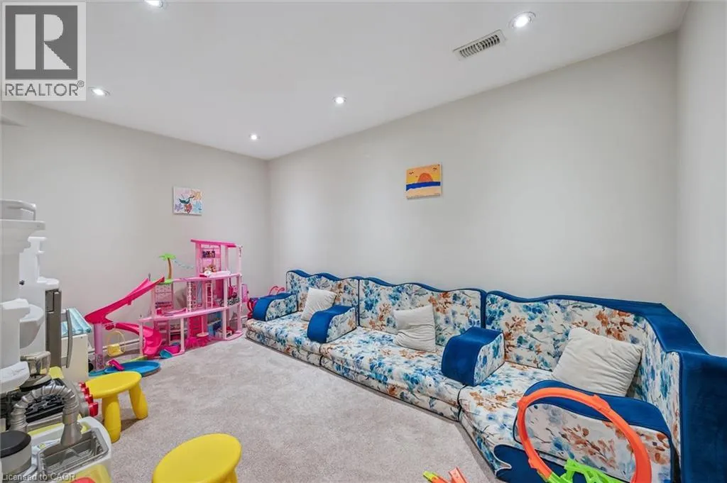 254 GOSLING GARDENS Unit# 12 #12