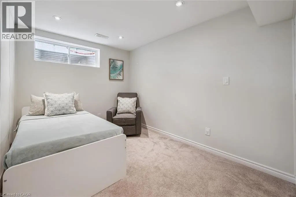 254 GOSLING GARDENS Unit# 12 #12