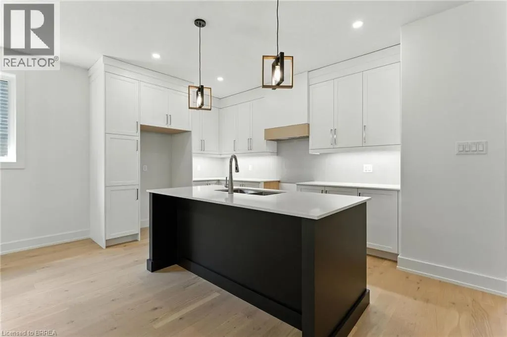 150 VANROOY Trail