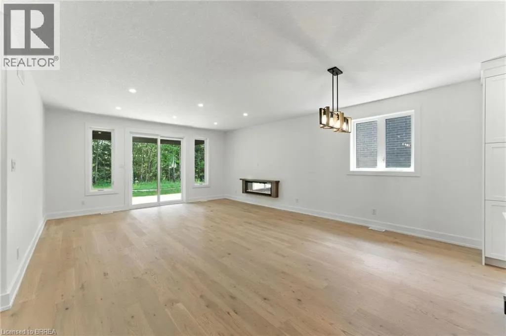 150 VANROOY Trail