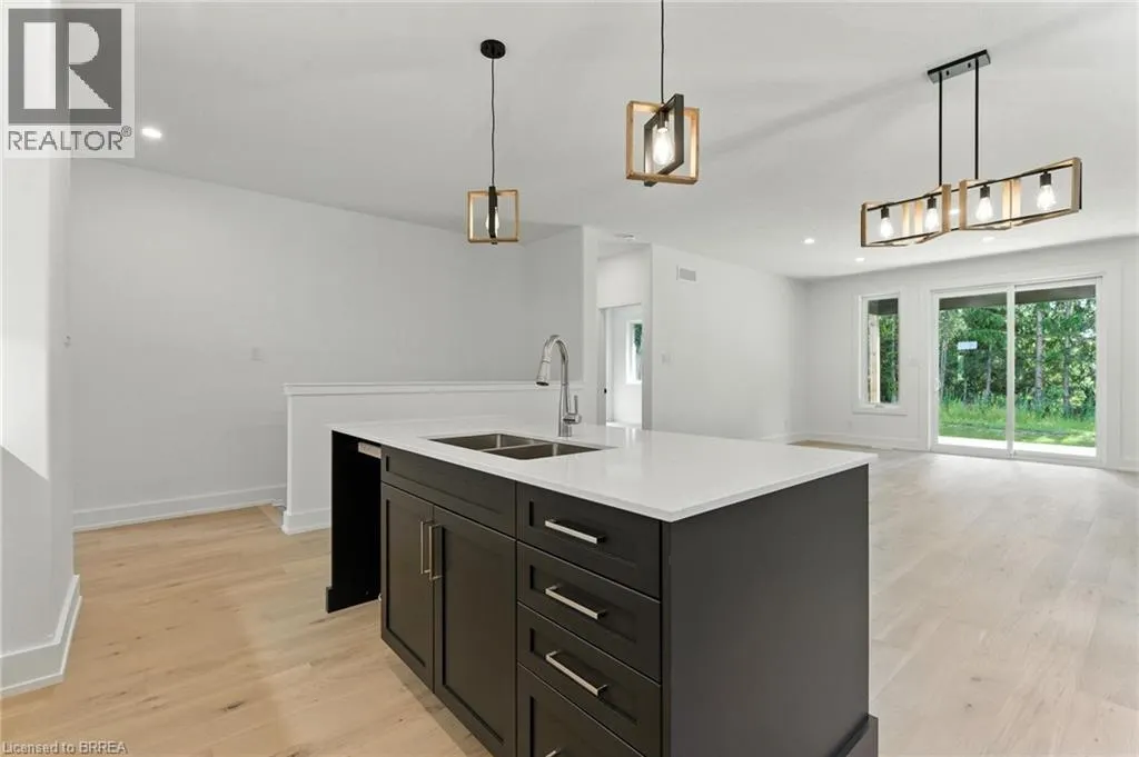 150 VANROOY Trail