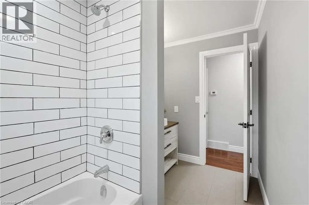 133 NEW LAKESHORE Road