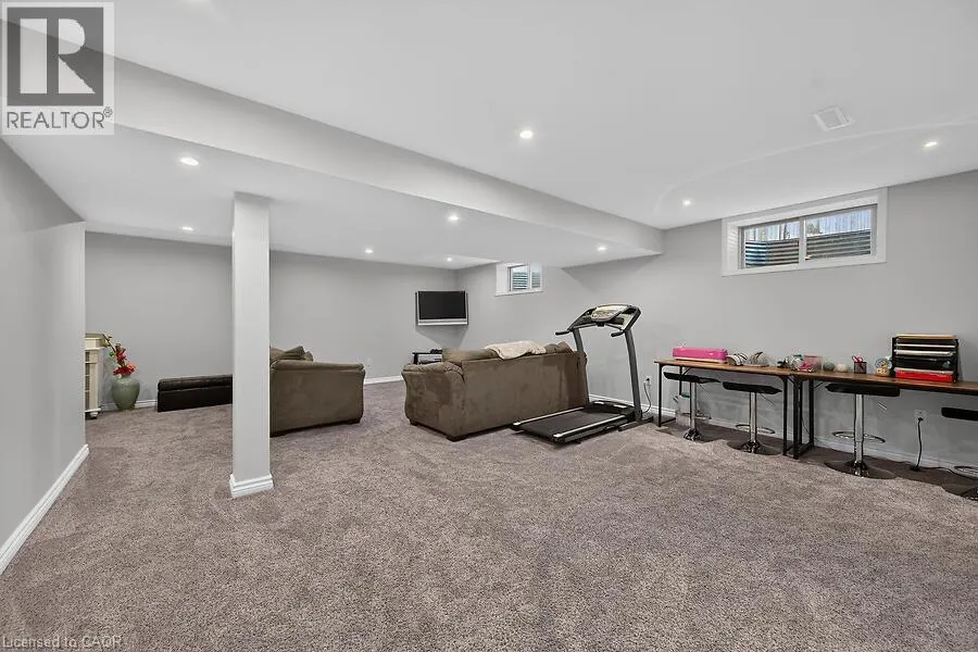 19 SPARROW Way