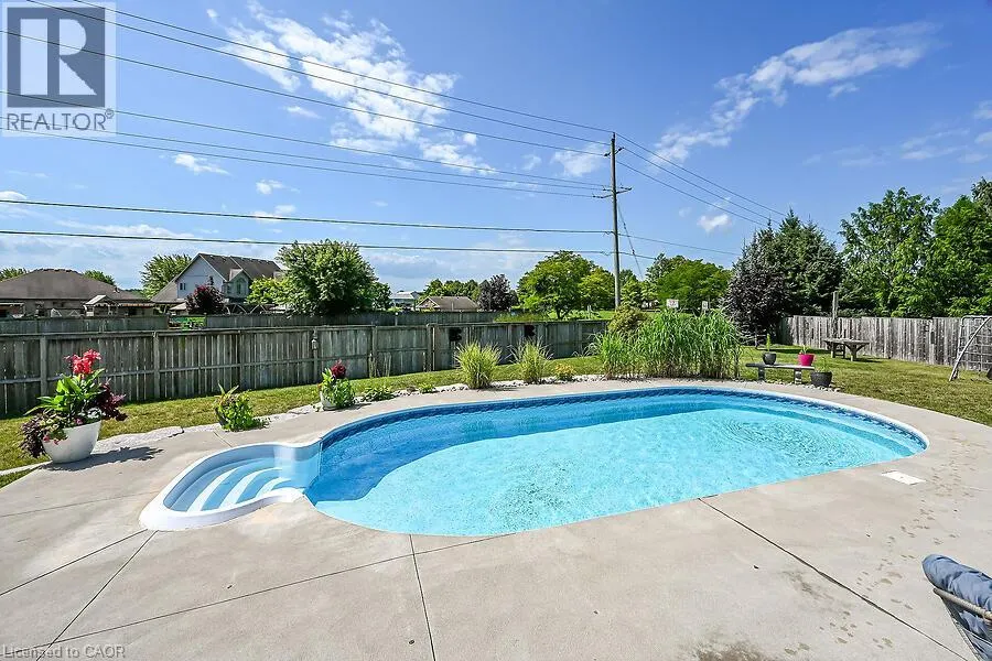 19 SPARROW Way