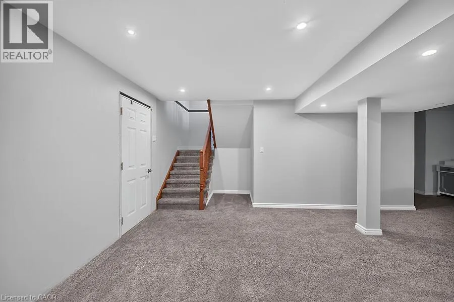 19 SPARROW Way