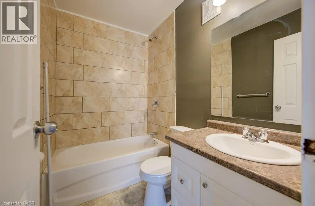 390 ADMIRAL Drive Unit# 112 #112