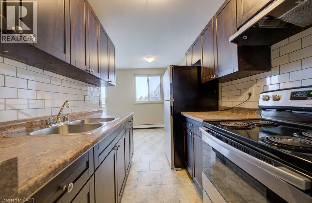 390 ADMIRAL Drive Unit# 112 #112