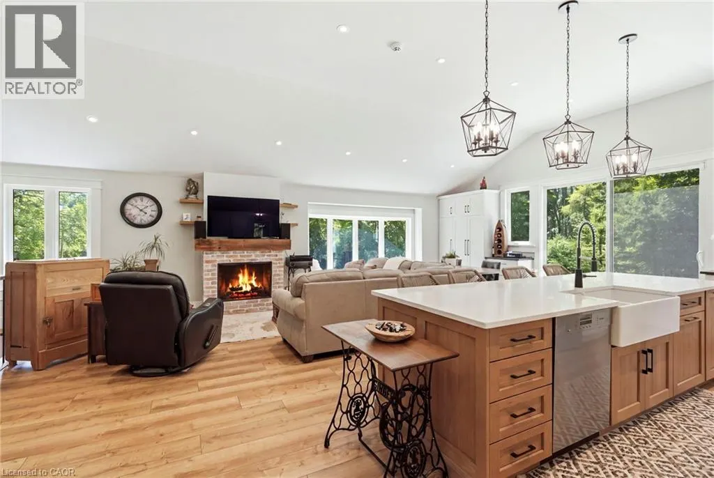 1095 GOVERNORS Road