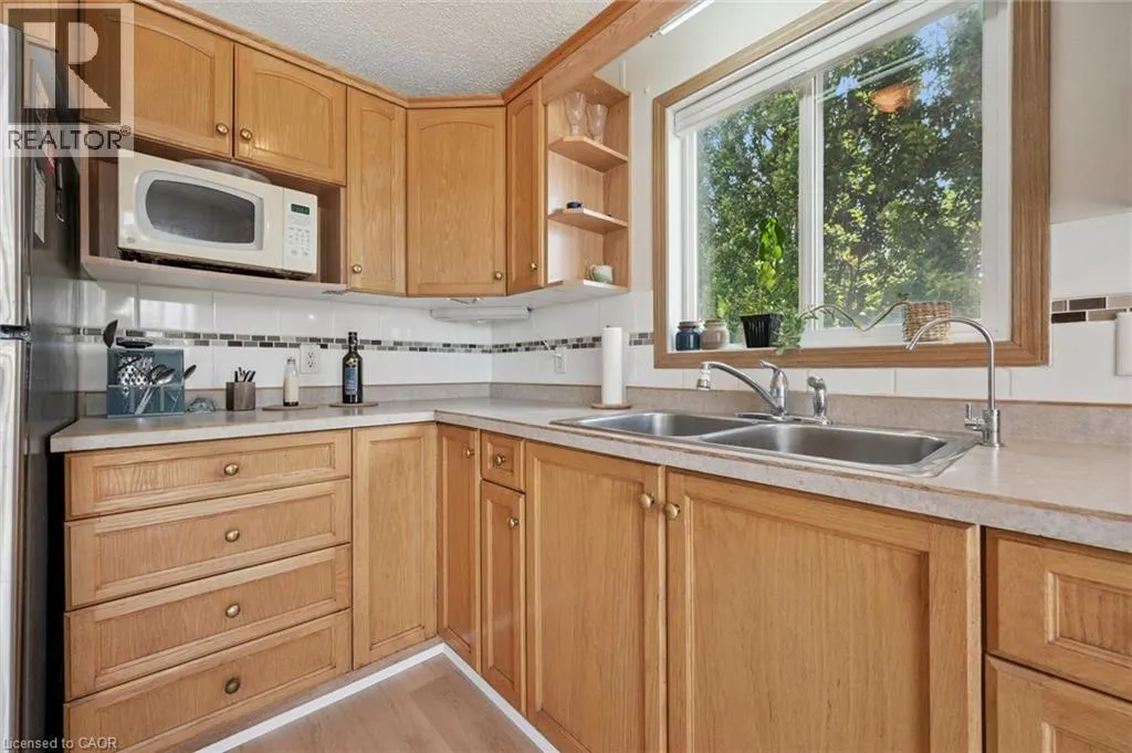 27 TRILLIUM BEACH Drive