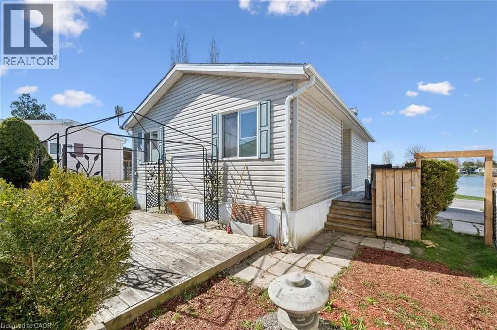 27 TRILLIUM BEACH Drive