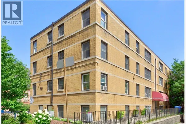 4 ROBINSON Street Unit# 10