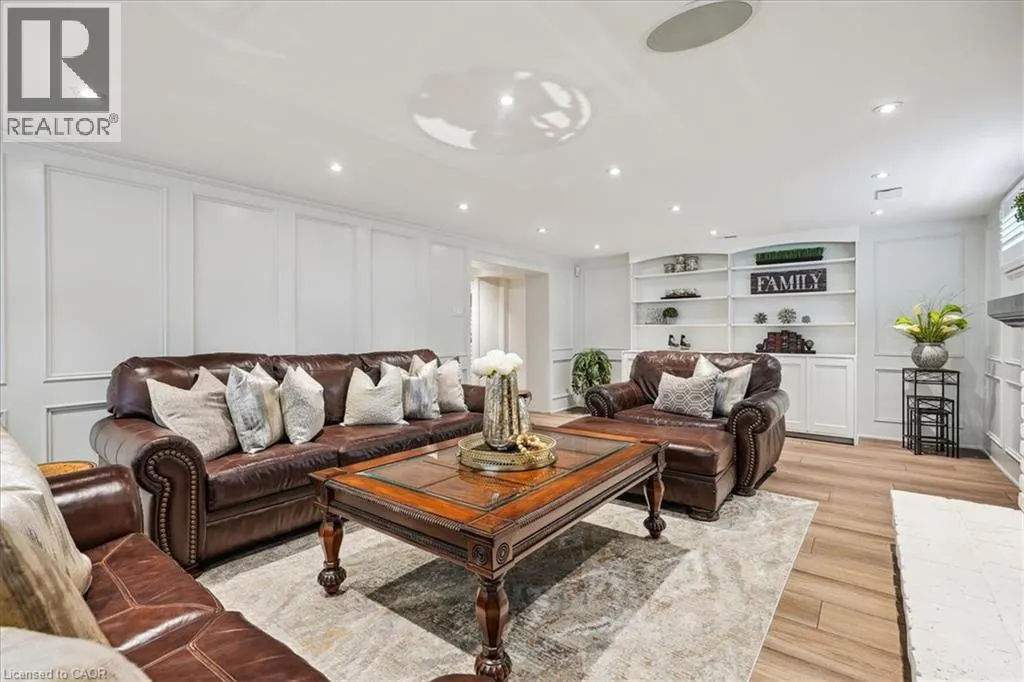 10 AZALEA Court
